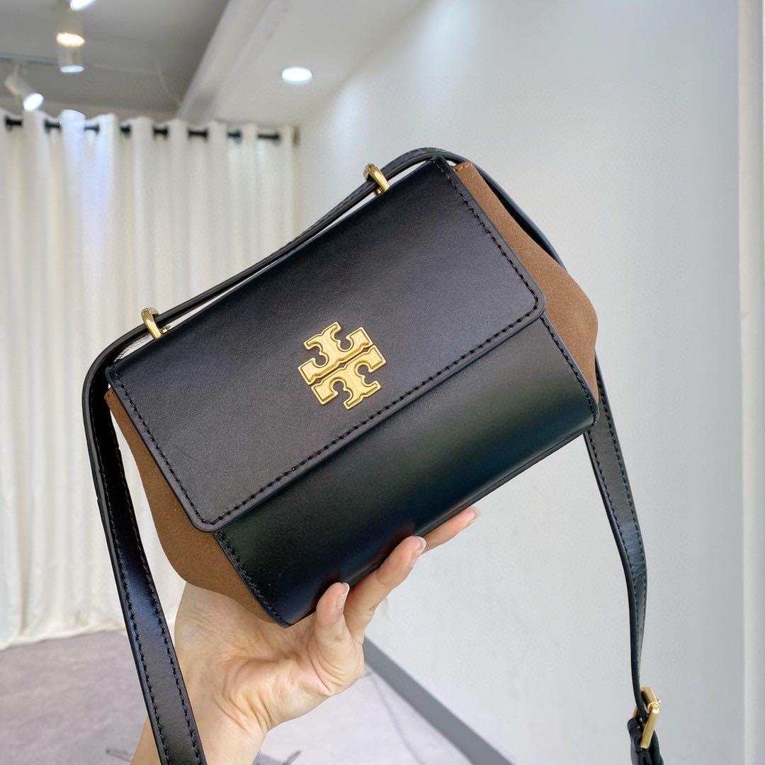 Tory Burch - @indaheart carrying the Juliette in Imperial Garnet