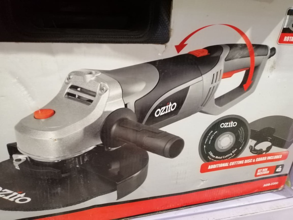Ozito Angle Grinder Kit, Commercial & Industrial, Construction Tools