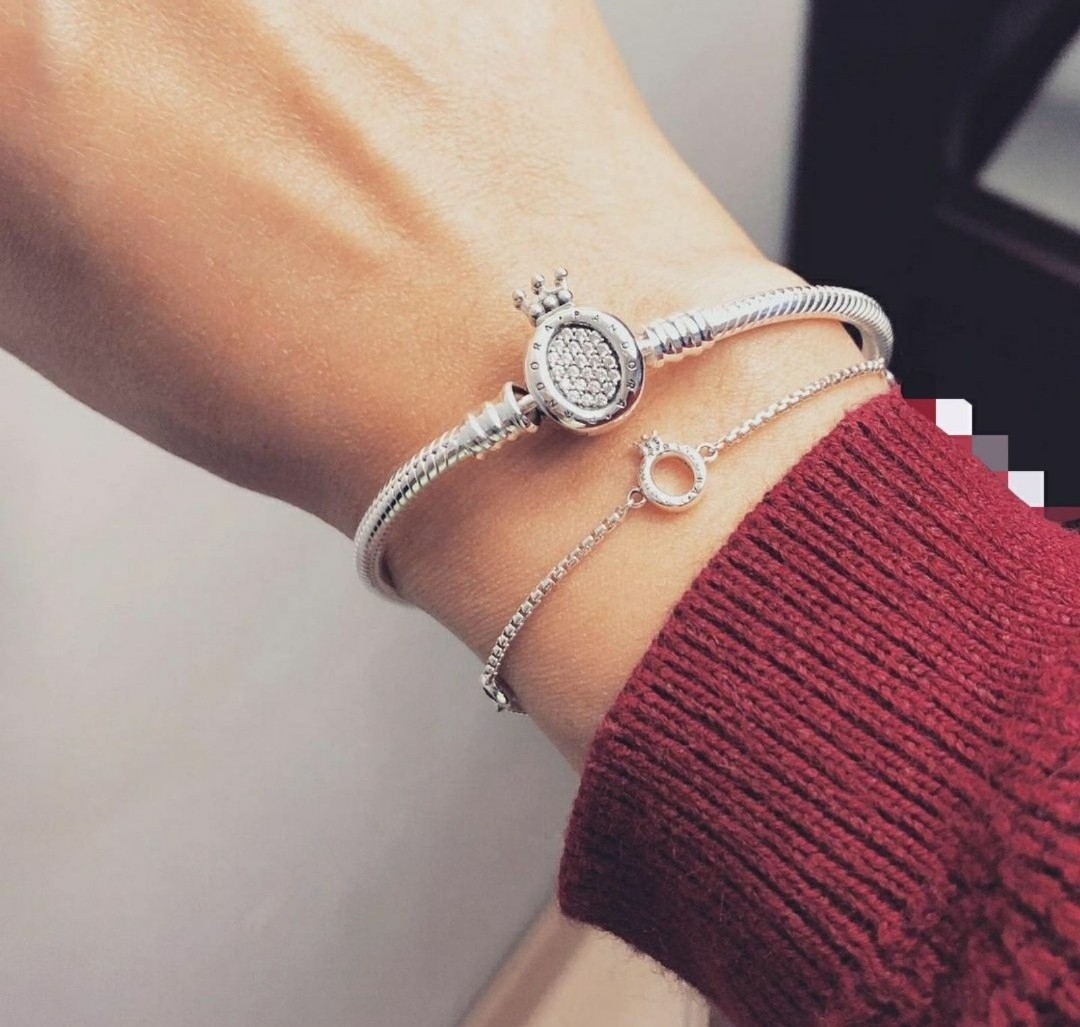 Pandora o cheap crown bracelet