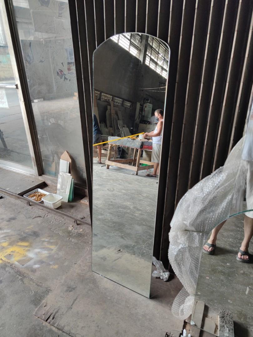 Semi Arc frameless mirror (Category: Mirrors) located in Malabon City. Submitted by mirrors.ph (Listing ID 1144319359, Image 3). Description: Semi Arc frameless mirror using 6mm thick copper free lead free mirror polished edges. Size: 1.5ft x 5ft P975 Customize sizes and shapes are welcome..