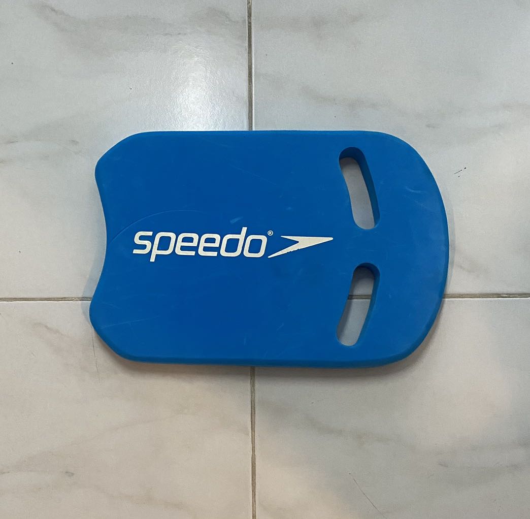 Speedo float, Sports Equipment, Sports & Games, Water Sports on Carousell