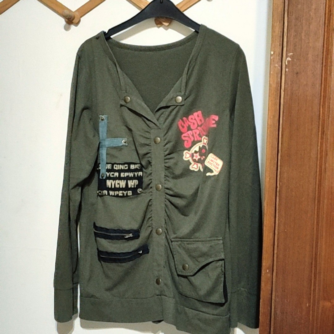 墨綠色純棉t 她的時尚 上衣在旋轉拍賣