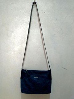 (Kategori: ) berada di . Dikirim oleh mala_21 (ID iklan 1144335819, Gambar 1). Deskripsi: .