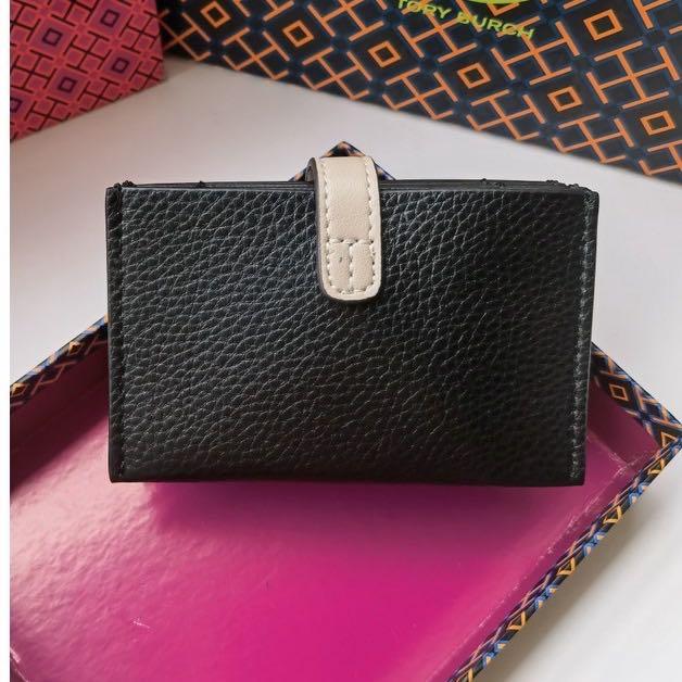 Tory Burch Walker Accordion Card Case, Fesyen Wanita, Tas & Dompet di Carousell