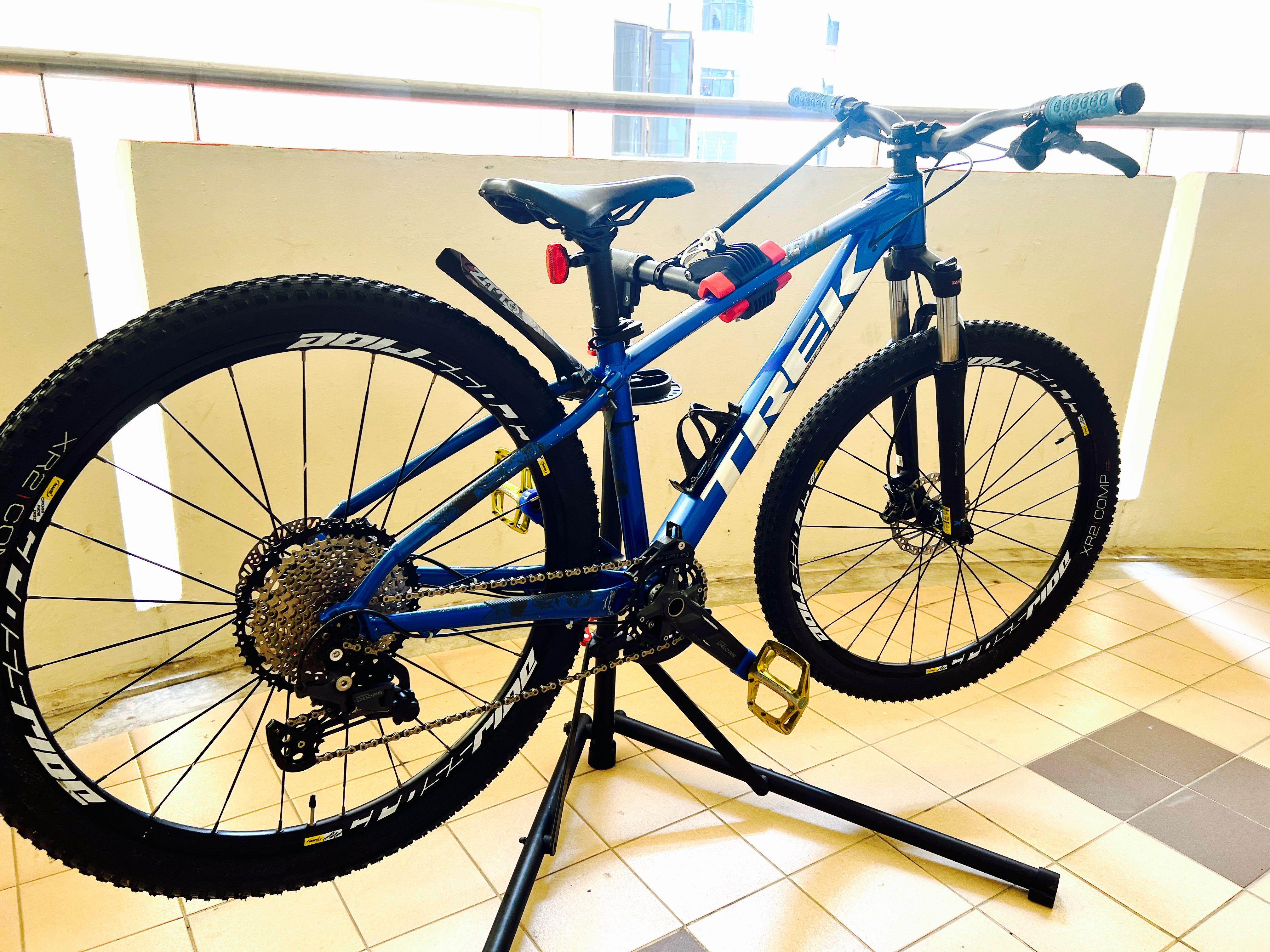 top tube 27.5 wheels with Mavic Rims 