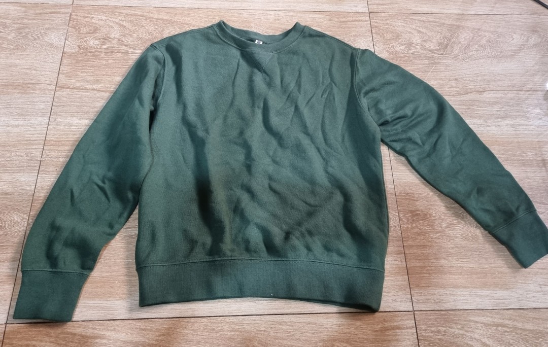 Uniqlo moss green sweatshirt size 150 Babies Kids Babies