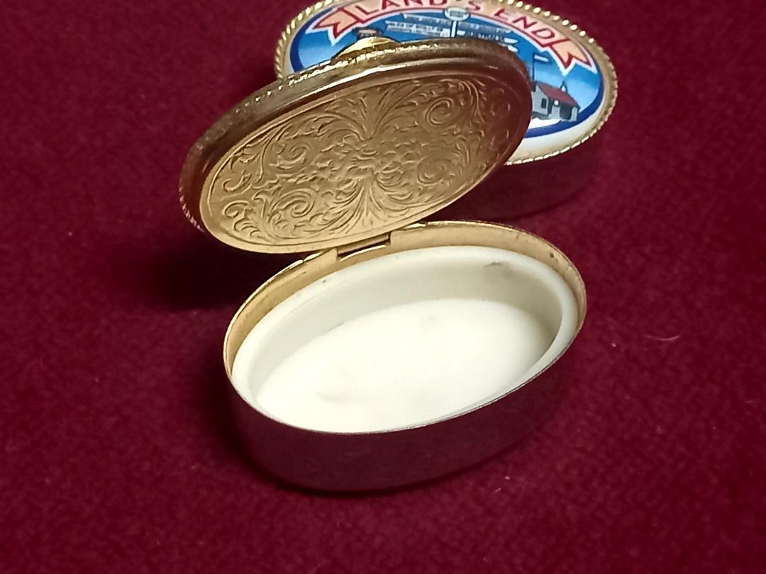 Vintage Pill box set porcelain lid (Category: Vintage Collectibles) located in Malabon City. Submitted by samflores2k4t7 (Listing ID 1144387083, Image 2). Description: For sale Vintage Pill box with porcelain lid Souvenir from England With design of England's famous Landmarks Dartmoor , Bude - Cornwall, Land's End & St. Ives Cornwall Set of 4 pcs.