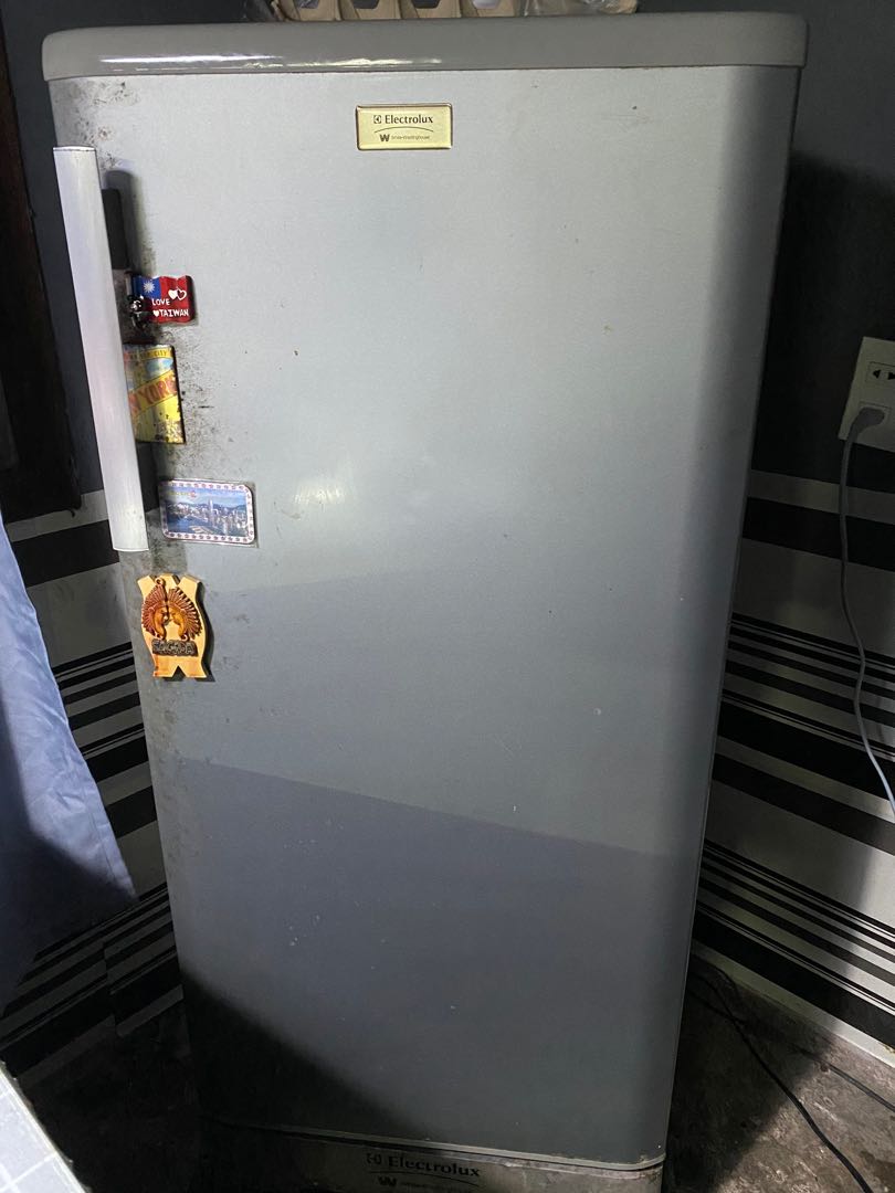 2nd hand Electrolux Refrigerator, Furniture & Home Living, Kitchenware