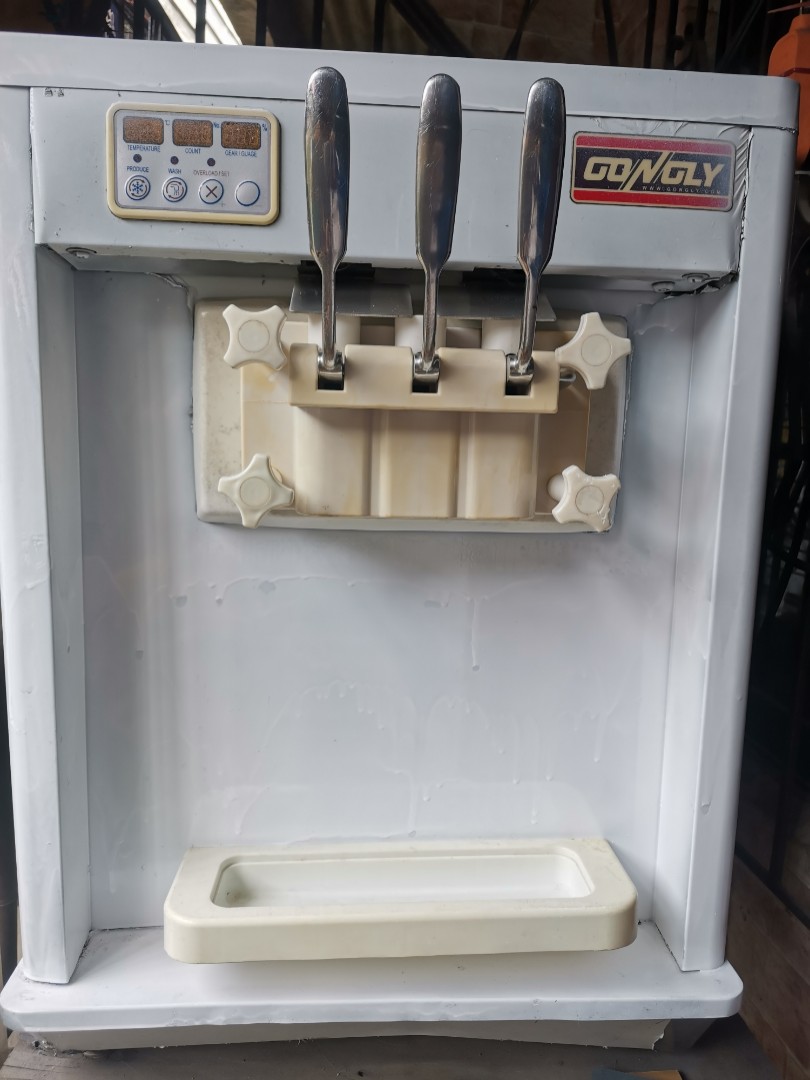 2nd Hand Soft Ice Cream Machine, Furniture & Home Living, Kitchenware