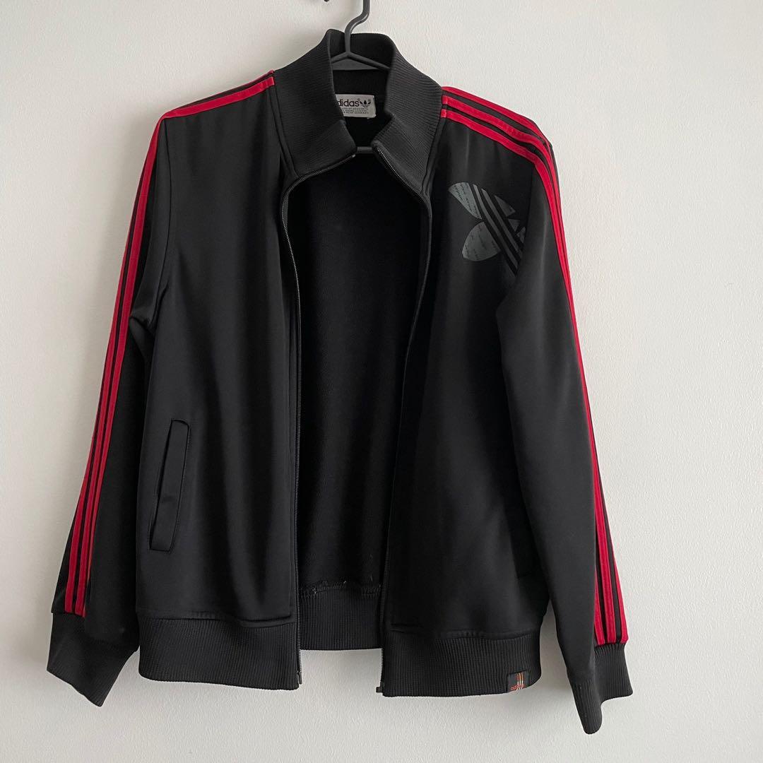 Parlamento Ocurrir asesinato Adidas Black with 3 red stripes Jacket, Women's Fashion, Coats, Jackets and  Outerwear on Carousell