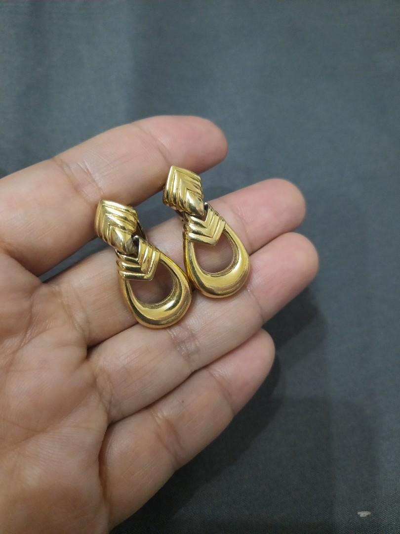 Auth givenchy clip on earrings (Category: Earrings) located in Zamboanga. Submitted by selected.things (Listing ID 1144557369, Image 1). Description: in very good cond. with markings at the back..