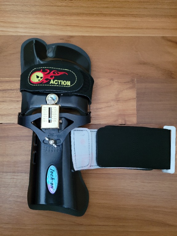 Bowling Wrist Guard Mammoth type (Brand LockOn), Sports Equipment