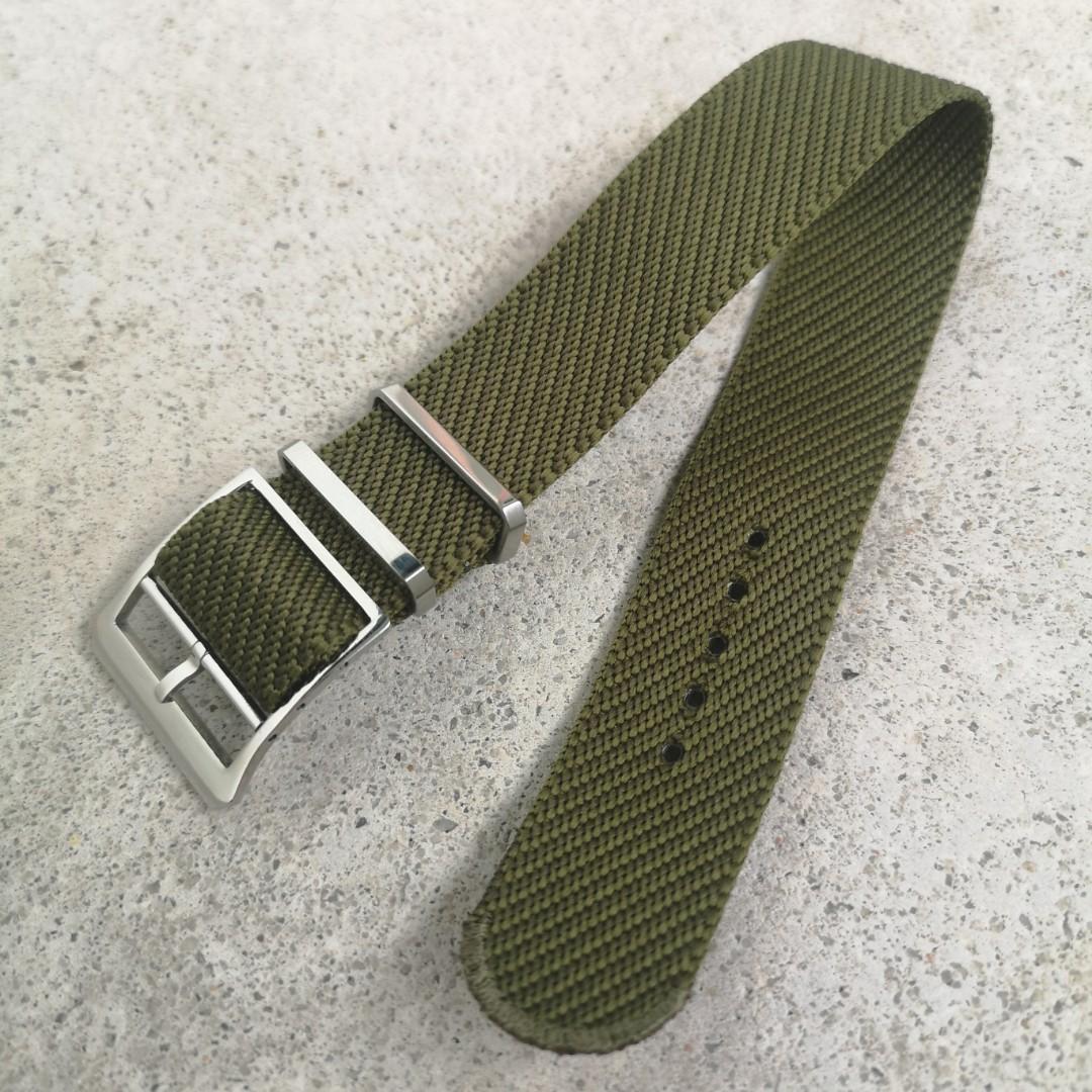 Crown Buckle 22mm Chevron Watch Strap Men s Fashion Watches