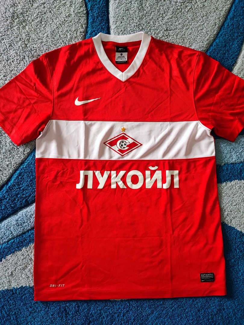 Urawa Reds Fan Issue 2023, Men's Fashion, Activewear on Carousell