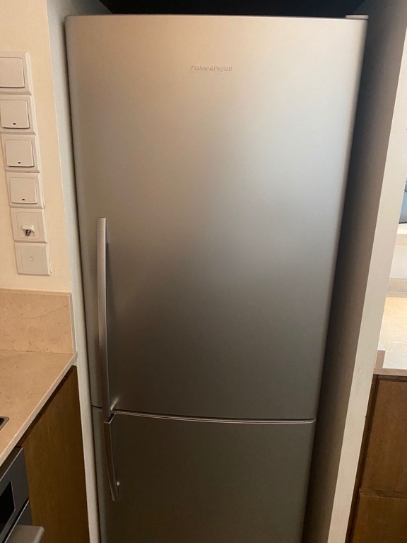 Fisher & Paykel Freestanding Refrigerator Freezer, 68cm, 413L, TV