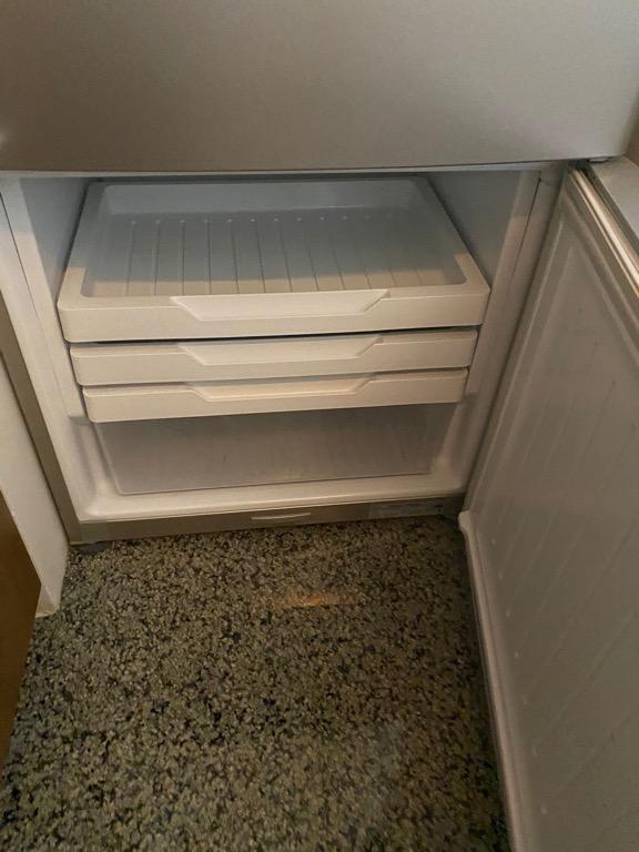 Fisher & Paykel Freestanding Refrigerator Freezer, 68cm, 413L, TV