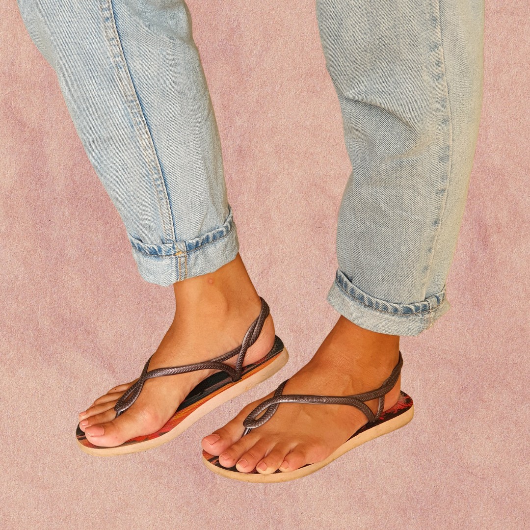 HAVAIANAS PURPLE LUNA SANDALS WOMEN, Women's Fashion, Footwear, Sandals on Carousell