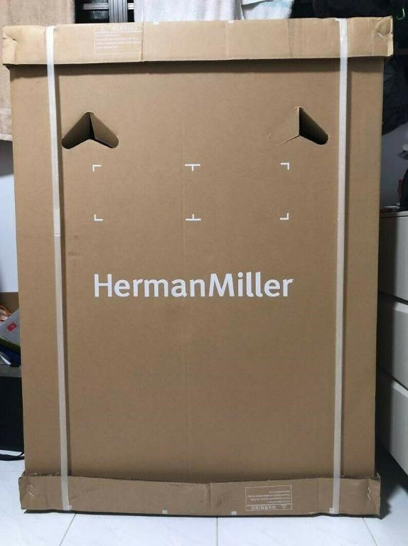 Herman miller best sale aeron box size