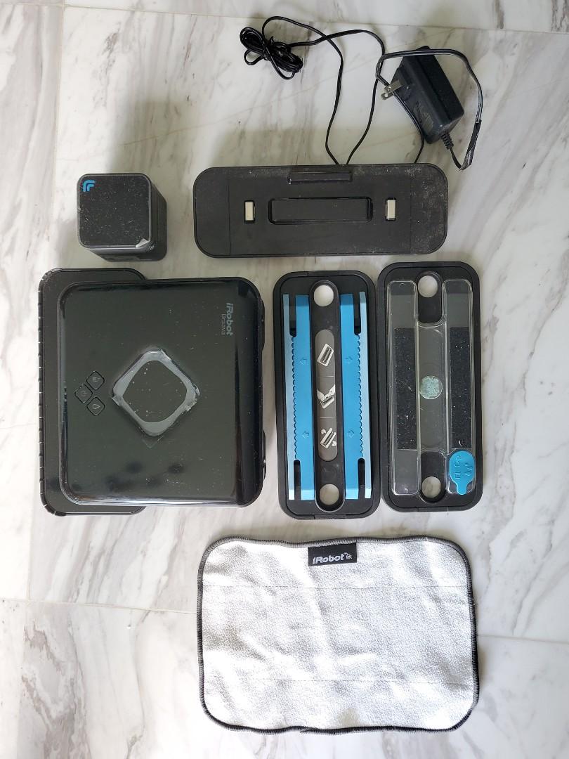 Irobot mop machine (Category: Vacuum Cleaner & Housekeeping) located in Singapore. Submitted by sj__sj (Listing ID 1144452033, Image 1). Description: functional mopping robot save hassles..