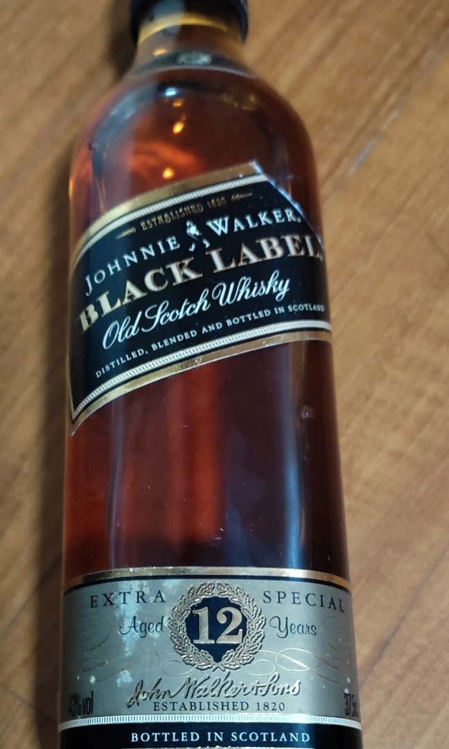 Johnnie Walker Black Label Whiskey, Food & Drinks, Alcoholic ...