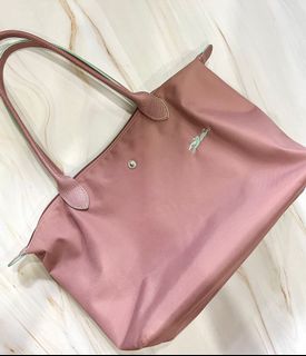 (Category: ) located in . Submitted by debcloset (Listing ID 1144484128, Image 1). Description: .