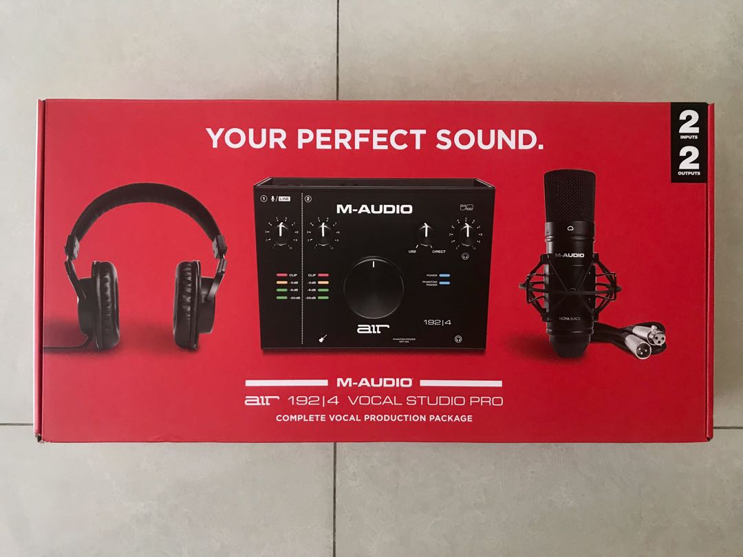 MAudio AIR 1924 Vocal Studio Pro (Microphone Headphone Monitor DAW