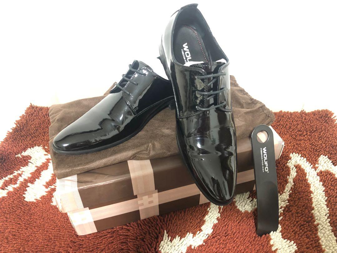 Mens Patent Leather lace up shoes worn once Men s Fashion