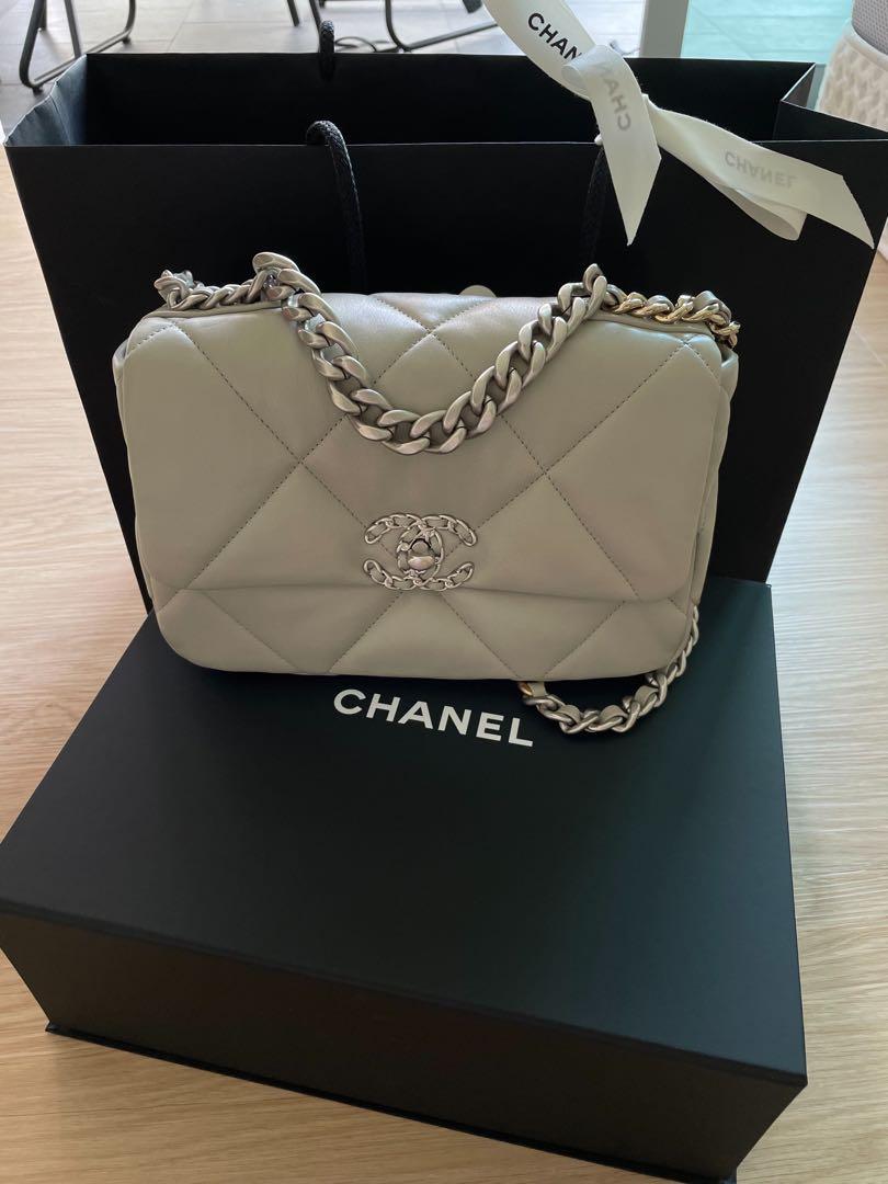 Chanel 19 2025 grey