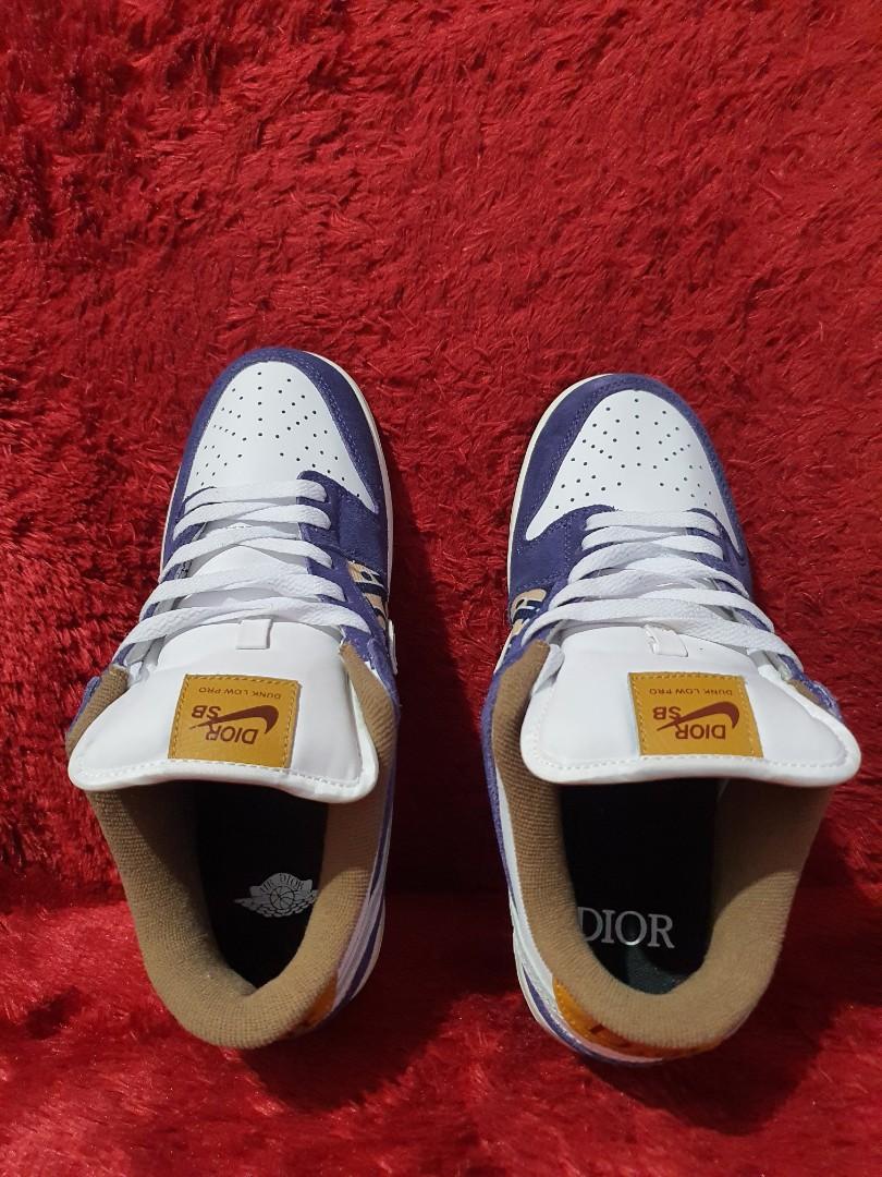 Nike SB Dunk Low Pro X Dior, Fesyen Pria, Sepatu , Sneakers di Carousell