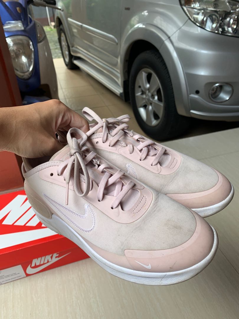 wmns nike amixa