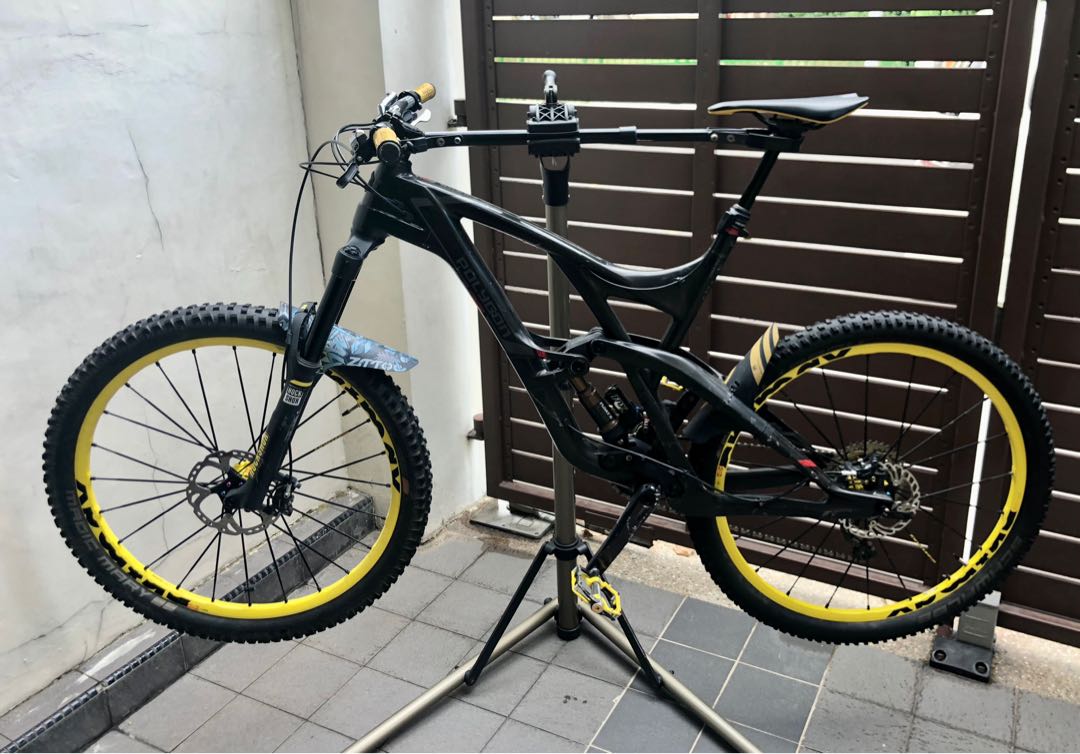 Polygon Collosus N9 ACX Carbon Mountain Bike, Sports Equipment