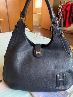 (Category: ) located in . Submitted by tee.bags (Listing ID 1144456761, Image 1). Description: .