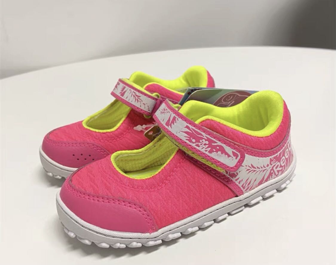 Reebok girl hot sale shoes