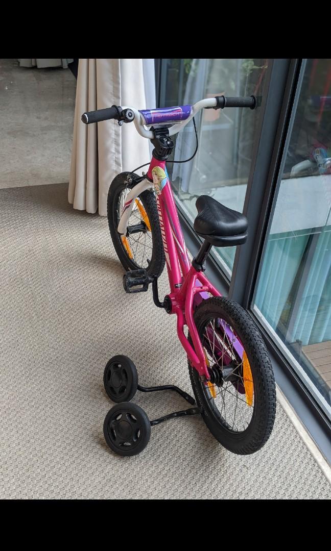 Specialized bike shop with training wheels