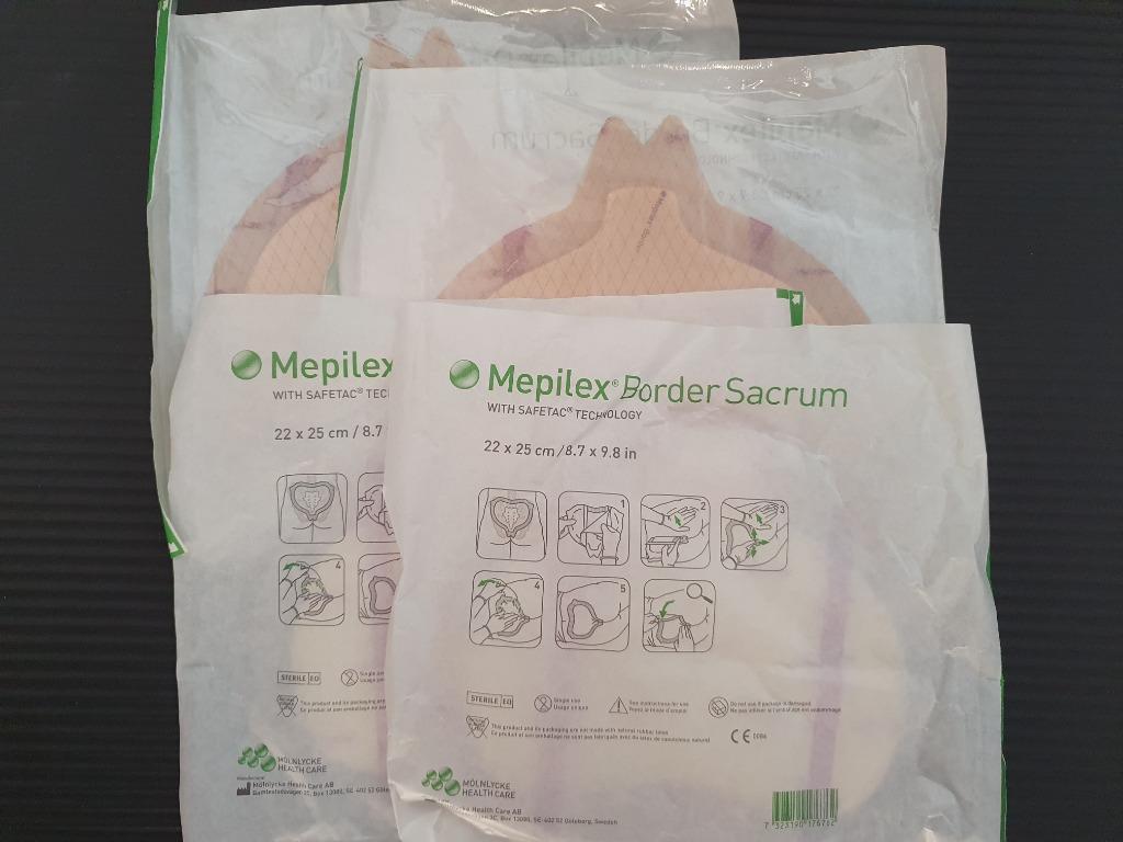 Tegaderm Film (NEW) + Mepitel One (NEW) + Mepilex Border Sacrum (OLD