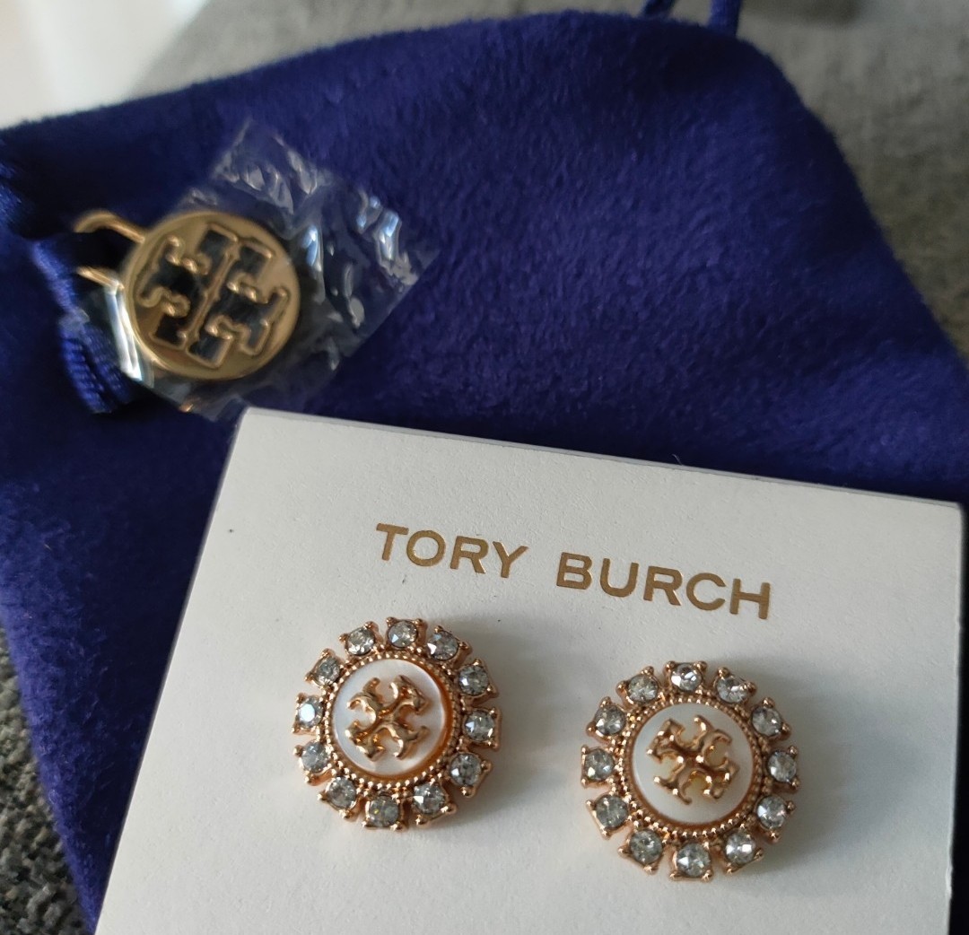 Tory burch earrings (warranty 4mth), Women's Fashion, Jewelry & Organisers,  Earrings on Carousell