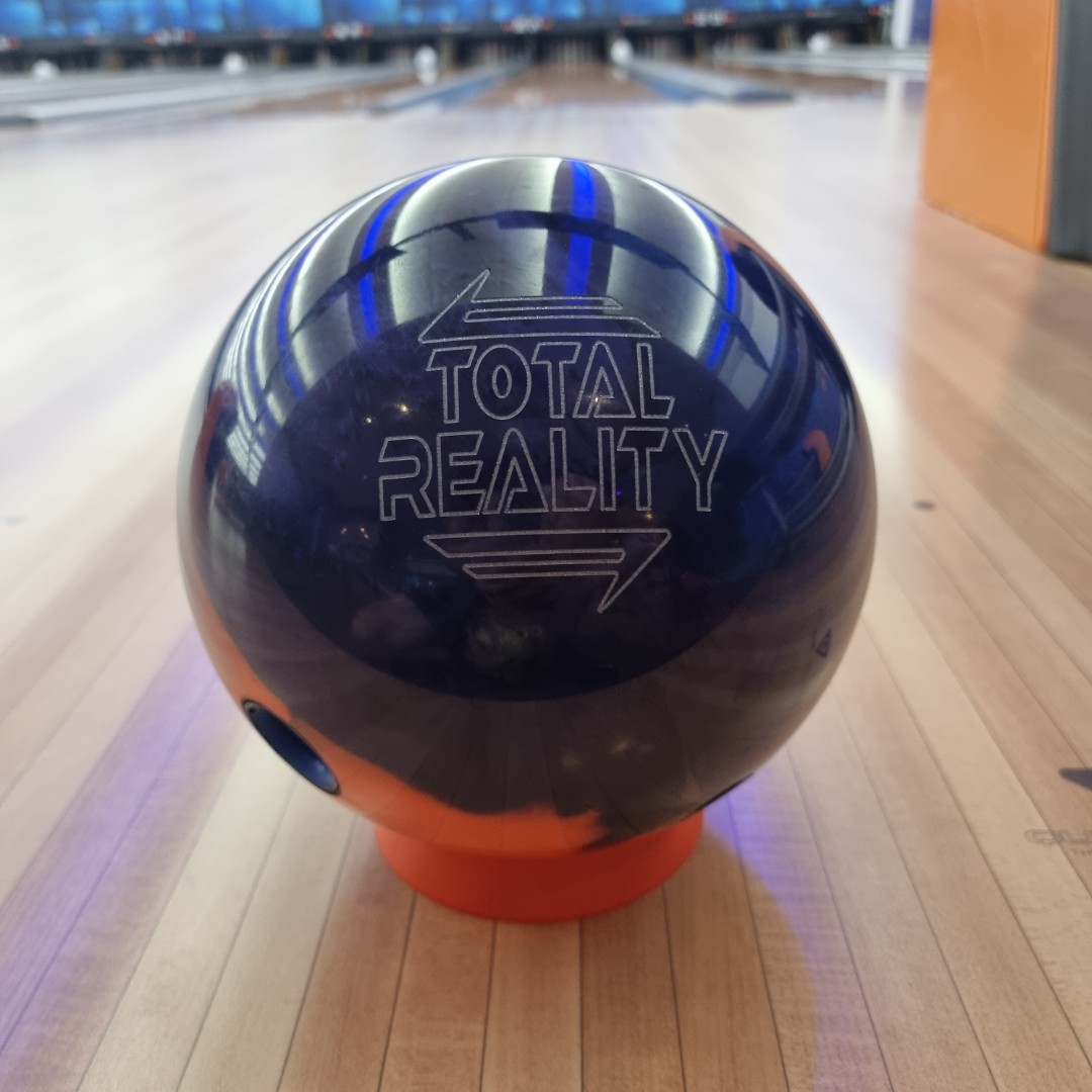 Total Reality OEM 14lb Bowling Ball 1st Hand, Sports Equipment