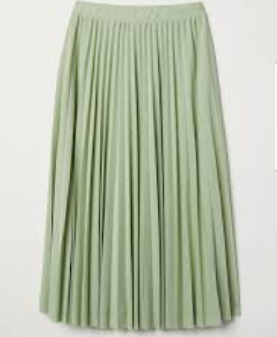 Uniqlo green online pleated skirt