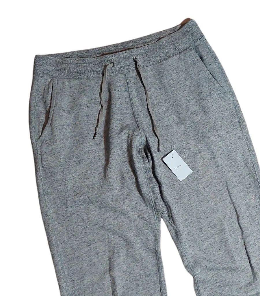 UNIQLO JOGGER PANTS, Fesyen Pria 