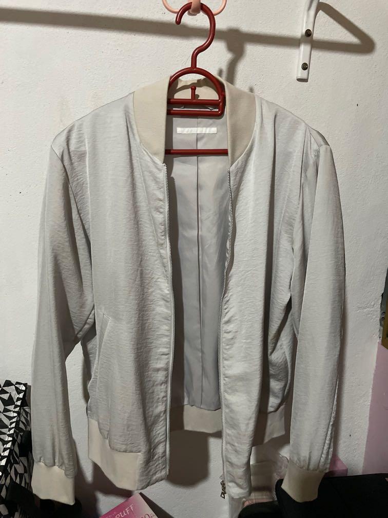 Uniqlo satin like bomber jacket Women s Fashion Coats Jackets