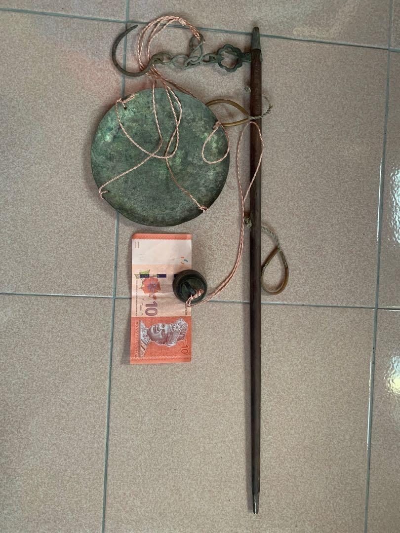 Weighing Scale Antique (Category: Vases & Decorative Bowls) located in Kuala Perlis. Submitted by zul4991 (Listing ID 1144527708, Image 1). Description: Fullset Weighing Scale Antique Serious Buyer Only ✅ No Fuzy Buyer ❗️.