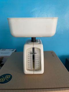 Weighing scale for food