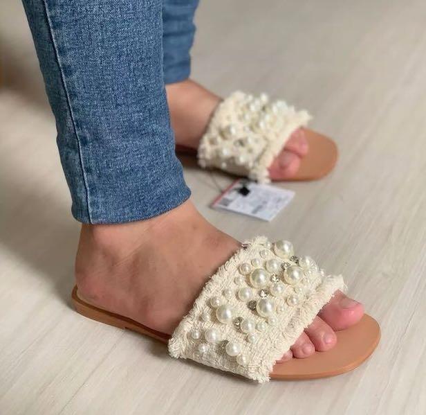 flat sandal for girl