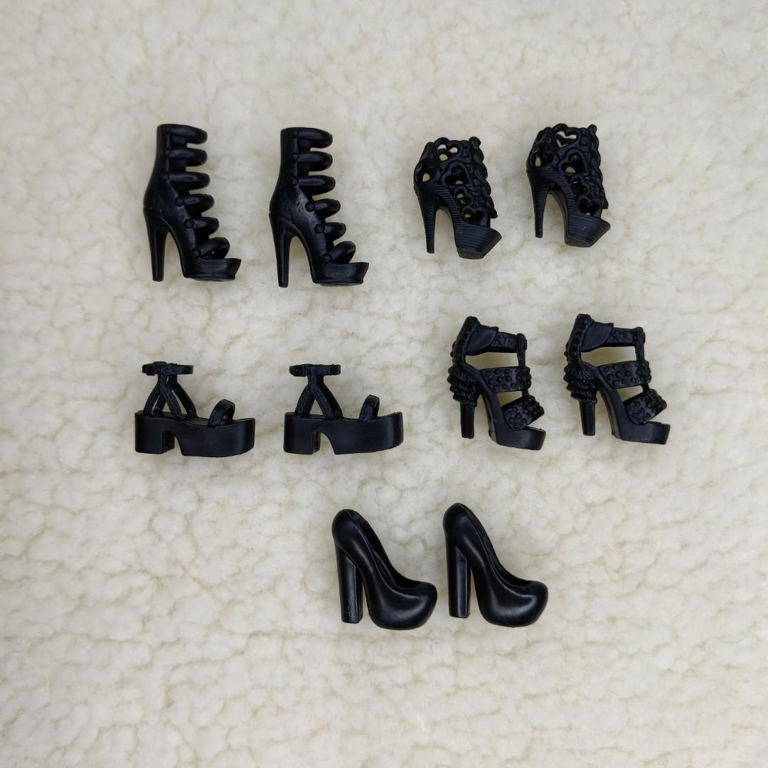 Black shoes for Barbie and other 16  similar Dolls,