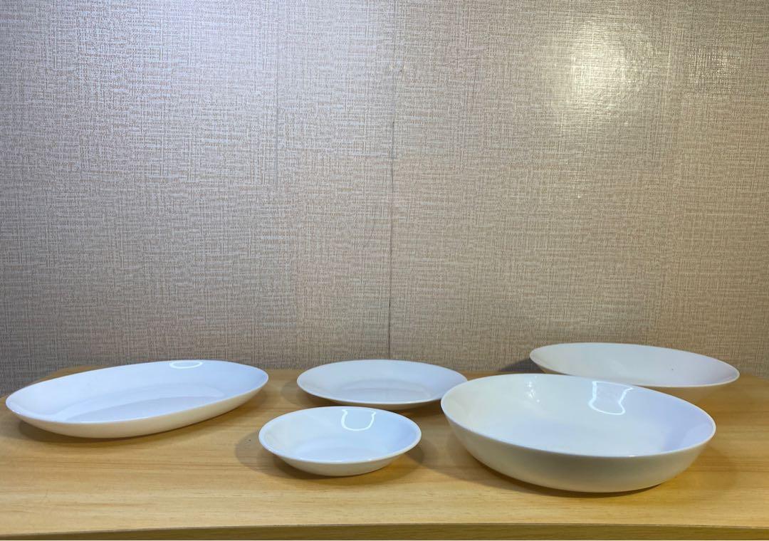 5 pcs Plain White Arcopal and Corelle Bundle Plate Set T087 (Category: Coffee & Tea Tableware) located in Paranaque City. Submitted by kalinapraktikalstore (Listing ID 1141287714, Image 2). Description: Used Arcopal and Corelle Plate Set 1 Corelle Saucer (4.8 inch diameter x 0.5 inch height) 1 Corelle Salad Plate (6.8 inch diameter x 0.5 inch height) 1 Arcopal Oval Plate (8.8 inch length x 6.8 inch width x 1 inch height) 1 Arcopal Bowl (7.9 inch 