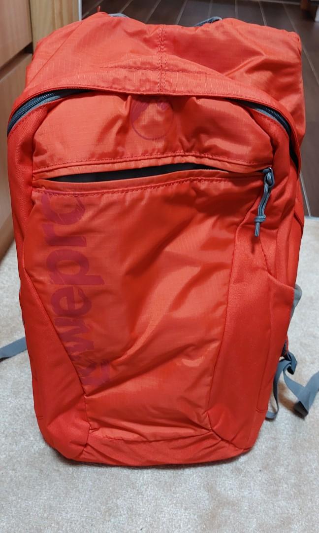 lowepro hatchback 22l aw
