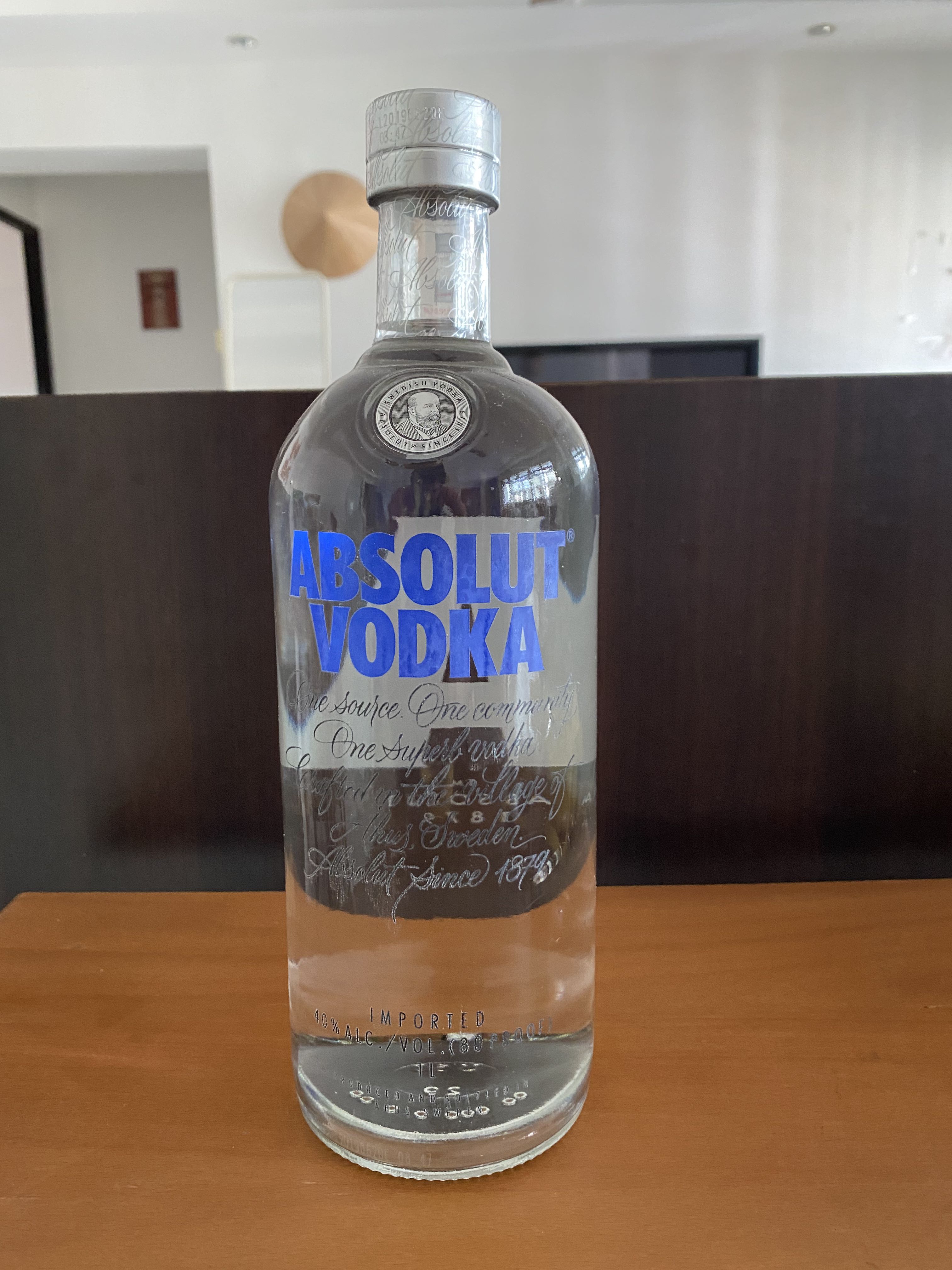 Absolut Vodka 1L Full Bottle 1000ml, Food & Drinks, Alcoholic Beverages ...