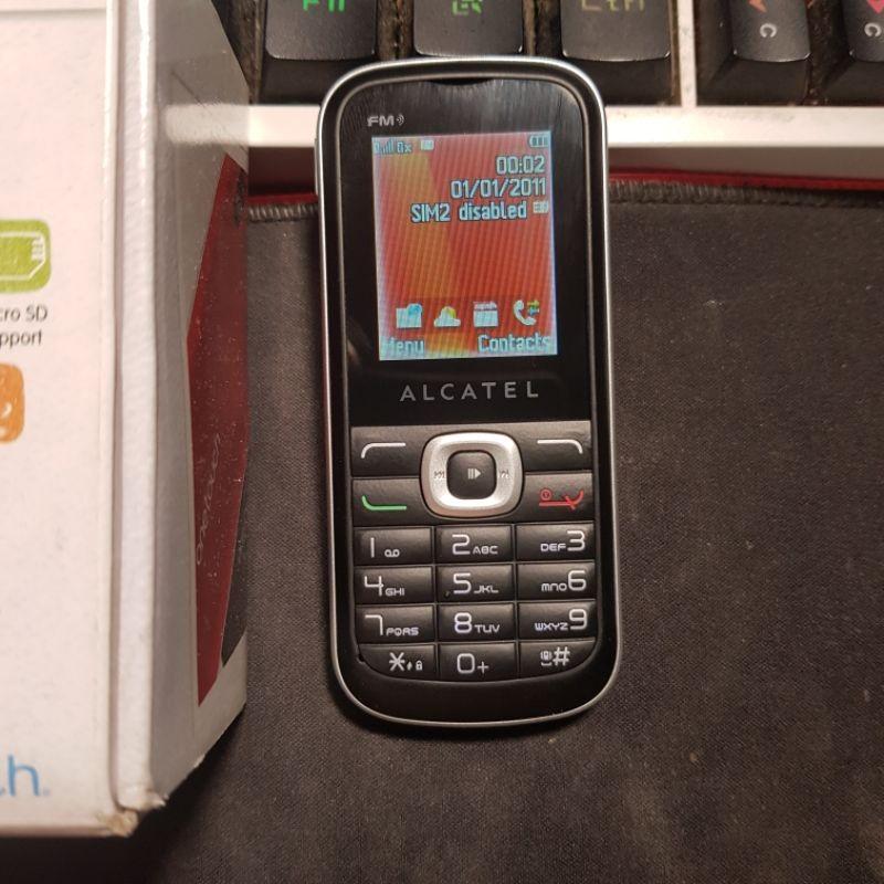 Alcatel OT 506D Complete Package *57125 (Category: Android Others) located in Manila. Submitted by mikaaaaaaaa (Listing ID 1141171888, Image 2). Description: Alcatel OT 506D Complete Package *57125 2MB ROM Color: Black 1.77 Inches TFT Display 650 mAh Li-Ion Battery 100% Original 100% Local Released Issue: Extra white on Display.