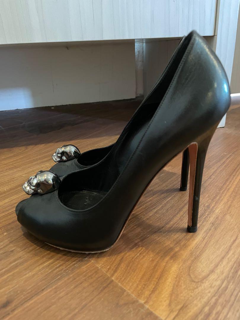 Alexander mcqueen online black heels