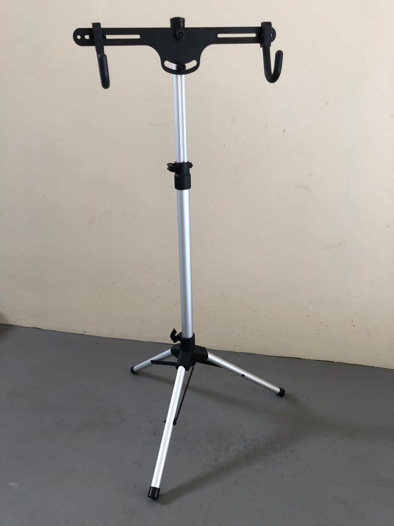 Bicycle tripod repair and maintenance stand, Sports Equipment, Bicycles